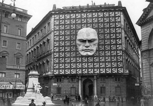 Mussolinis-office.jpg 인류역사 희귀 사진 모음 2탄